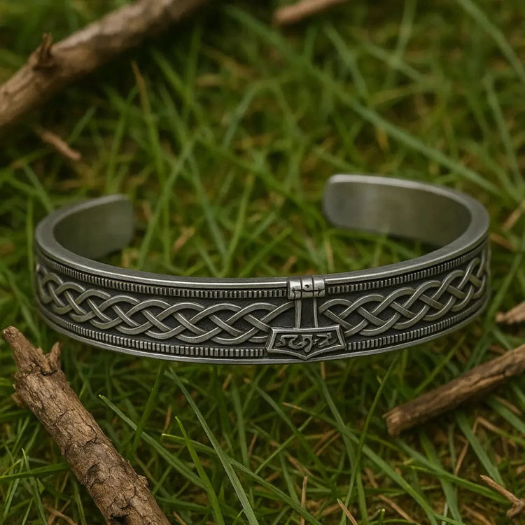 Viking bracelet with Mjolnir Viking bracelet with Mjolnir