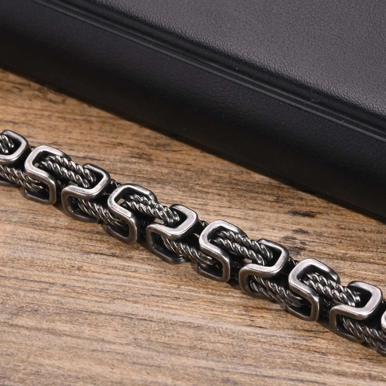 Braided viking bracelet in stainless steel Braided viking bracelet in stainless steel