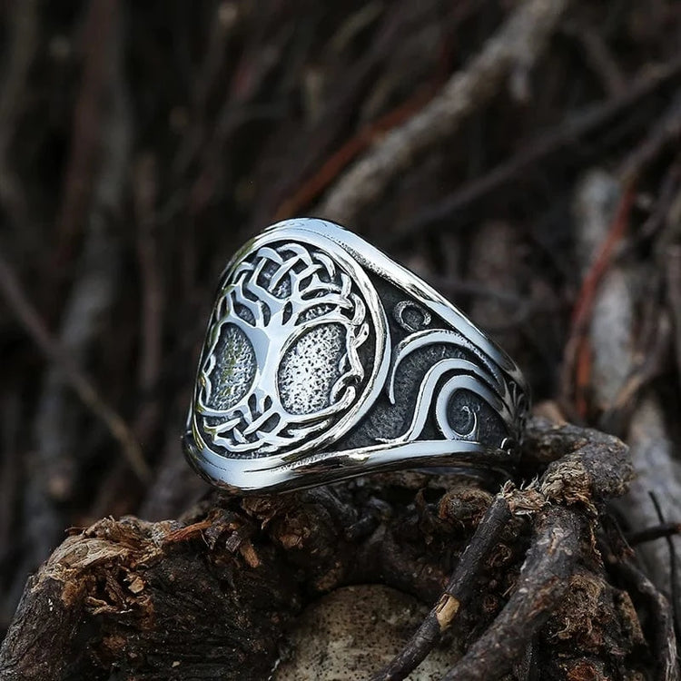 \"The root of the nine worlds\" viking signet ring \"The root of the nine worlds\" viking signet ring