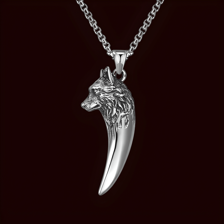 'Never give up' wolf necklace 'Never give up' wolf necklace