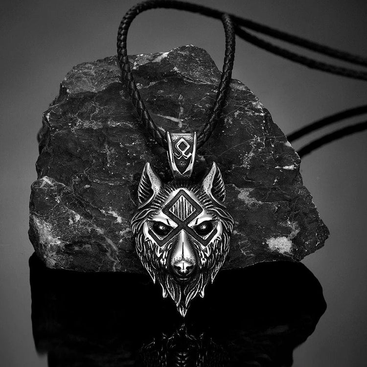 Viking wolf head necklace - Fenrir Viking wolf head necklace - Fenrir