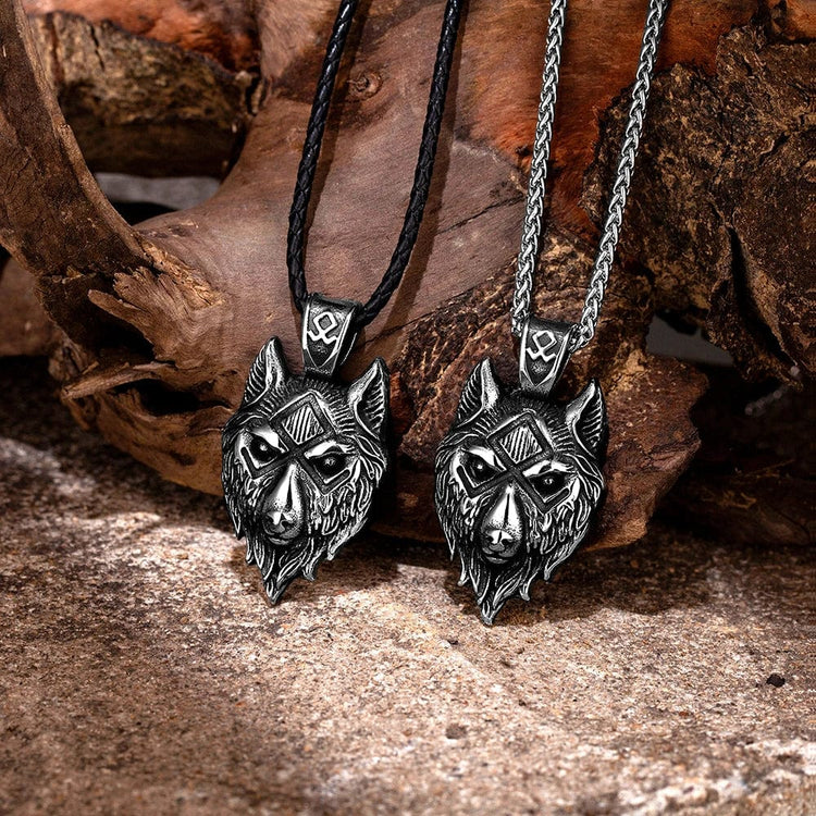 Viking wolf head necklace - Fenrir Viking wolf head necklace - Fenrir
