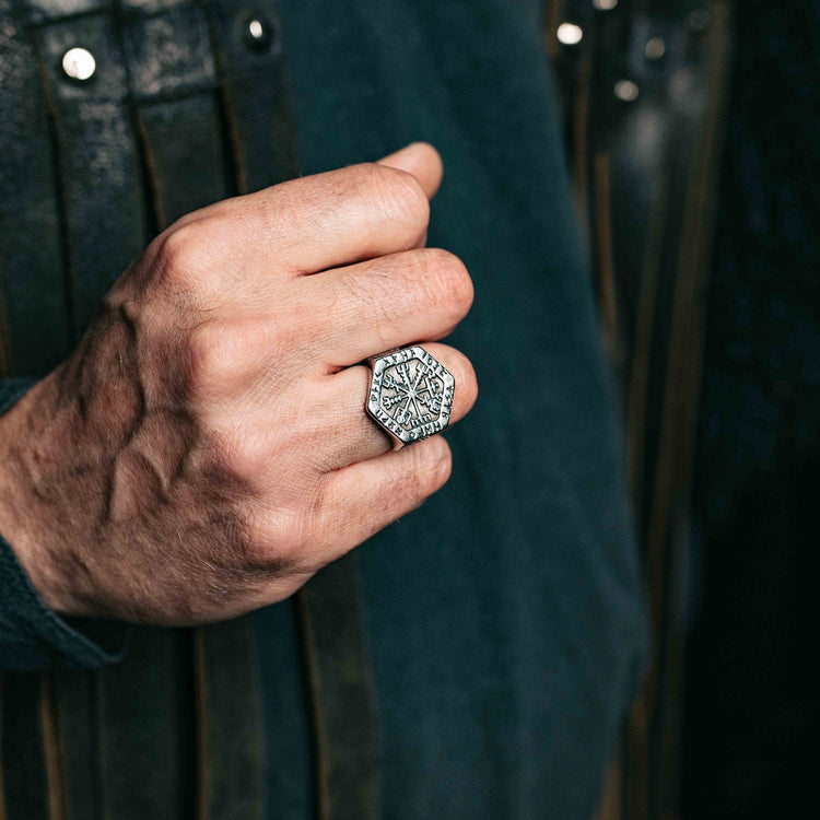 Viking rune signet ring Vegvisir - Stainless steel Viking rune signet ring Vegvisir - Stainless steel