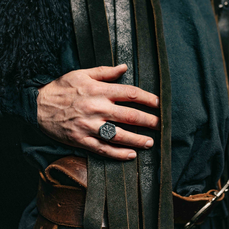 Viking rune signet ring Vegvisir - Stainless steel Viking rune signet ring Vegvisir - Stainless steel