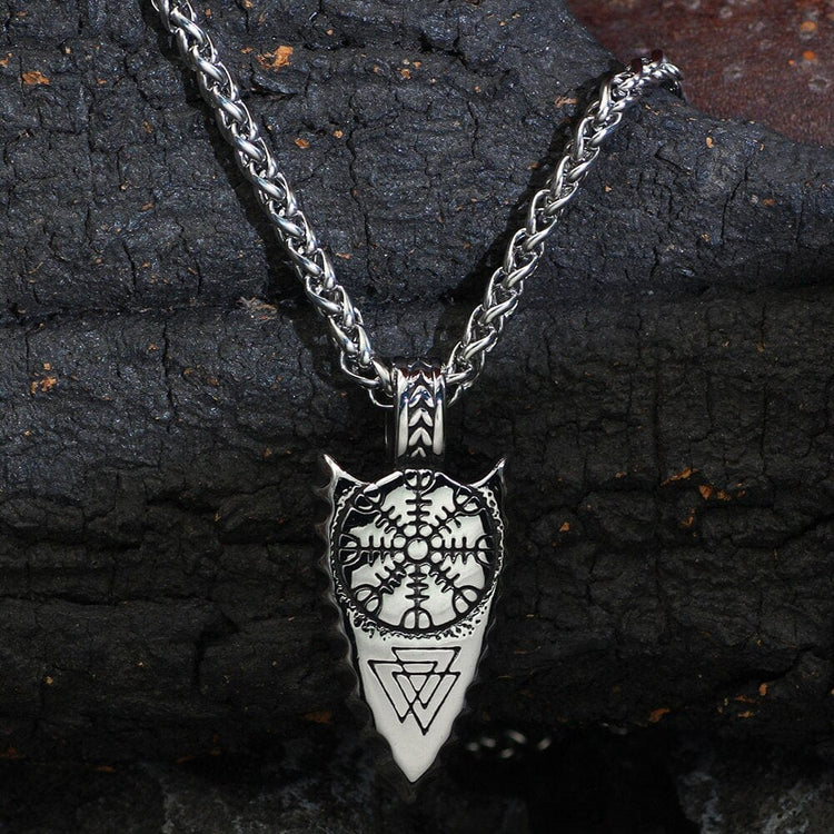 Protective spearhead necklace Protective spearhead necklace