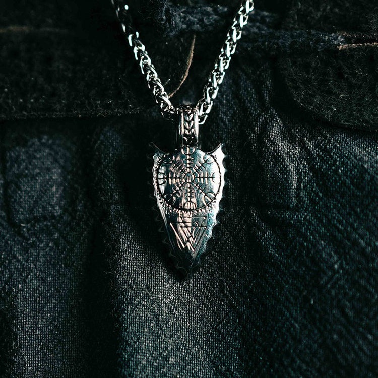 Protective spearhead necklace Protective spearhead necklace
