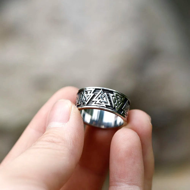 Twirling Valknut Viking ring