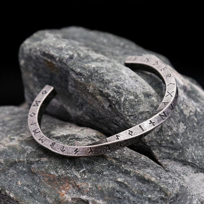 Viking Bracelet - Circle of Runa