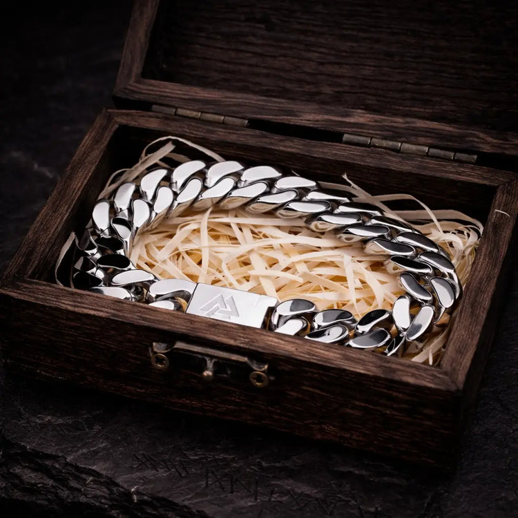 Viking Bracelet - The Power of the Valknut