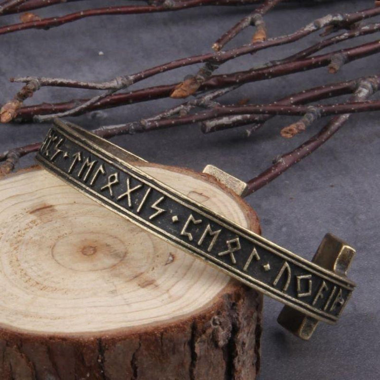 Viking Runic Bracelet "Power of Incantation