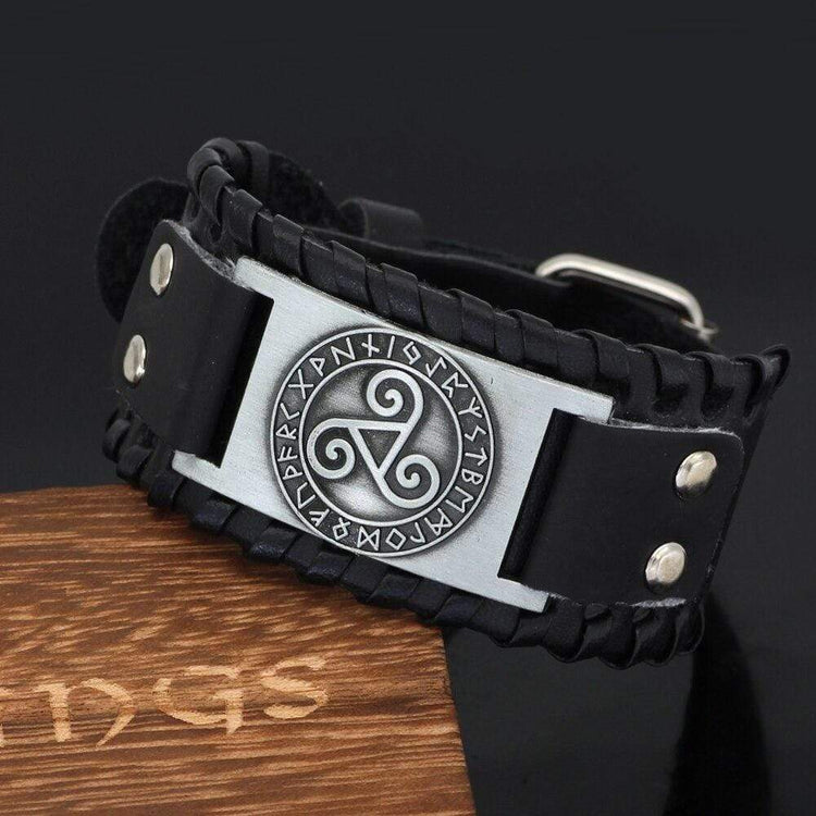 Triskele Breton leather bracelet