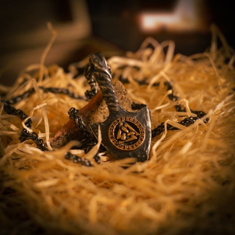 Viking arrow necklace - Rune Valknut