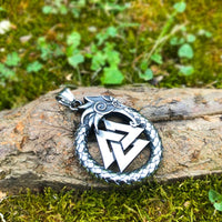 Necklace of the Valiant Fighter - Valknut