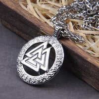 Viking respect necklace - Rune Valknut